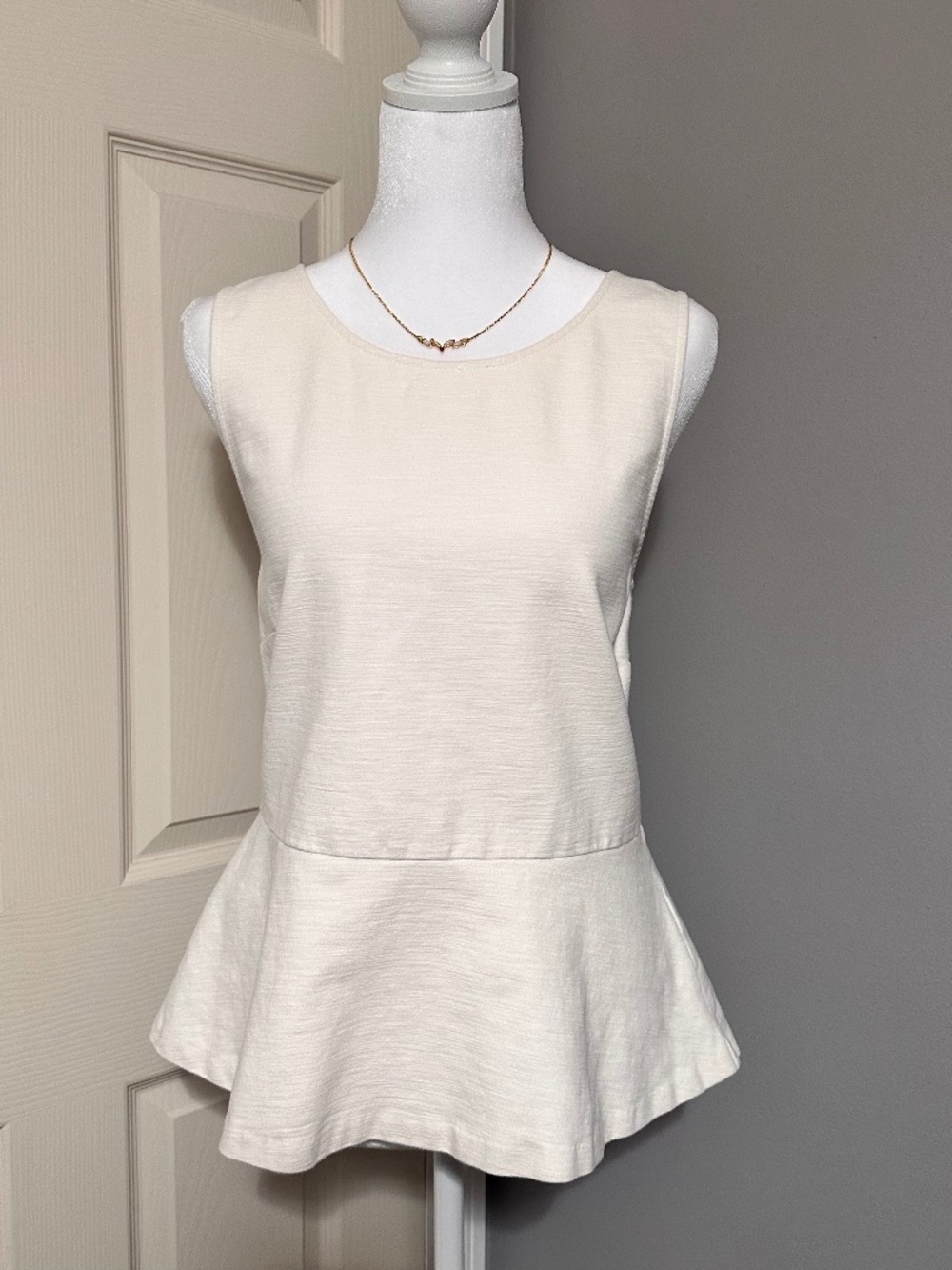 J Crew White Elegant Chic Western Coastal Sleeveless and Peplum TOP
